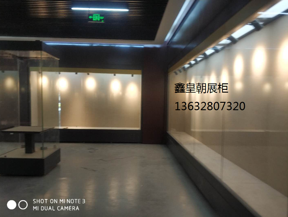 青海大學(xué)醫(yī)療歷史博物館展柜制作