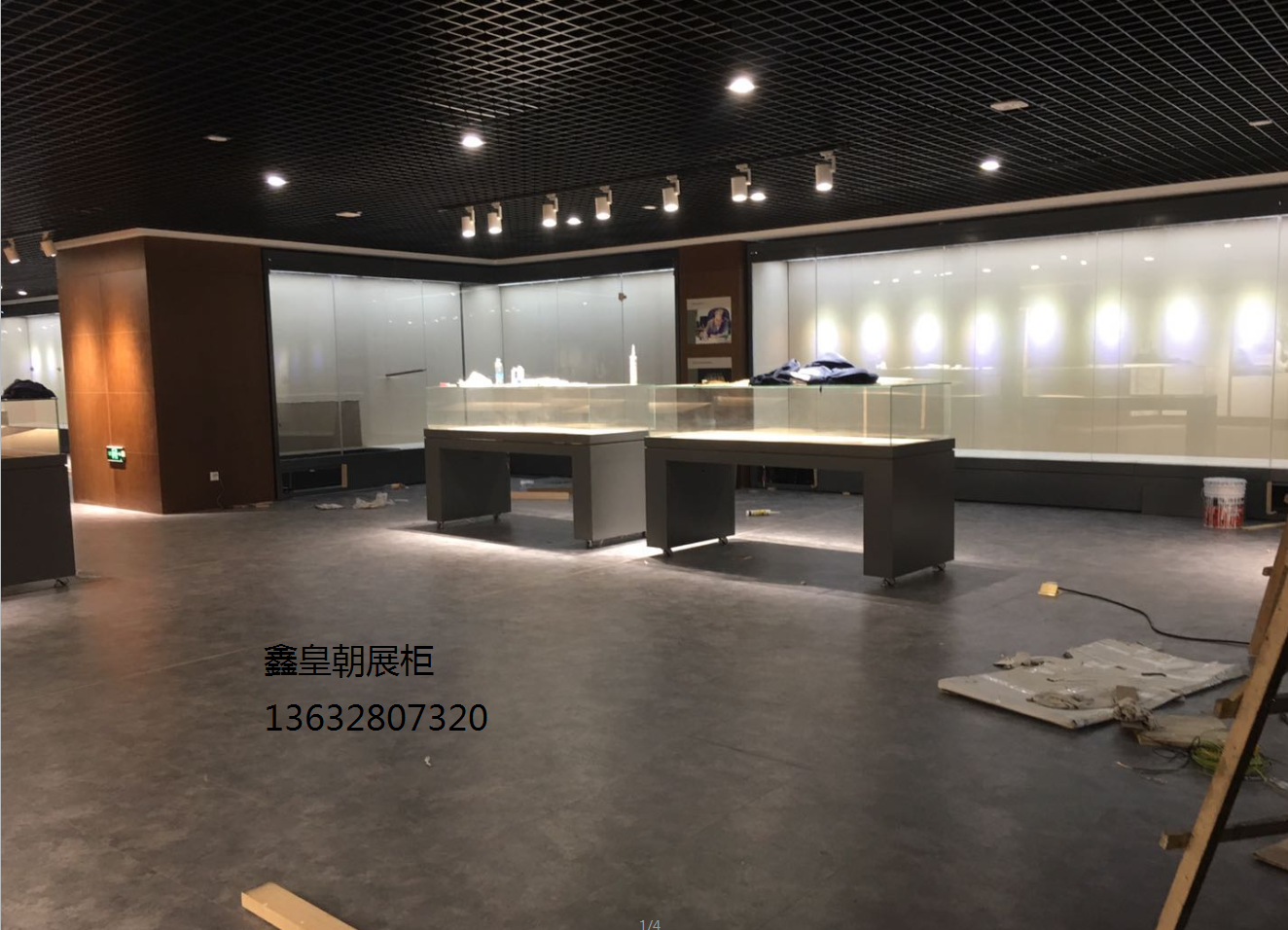 山東大學(xué)博物館展柜制作